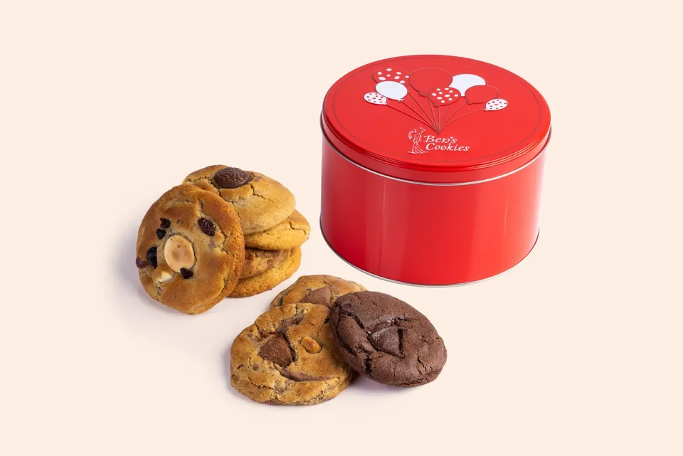 ben-s-cookies-celebration-large-gift-tin-coffret-biscuits image 1
