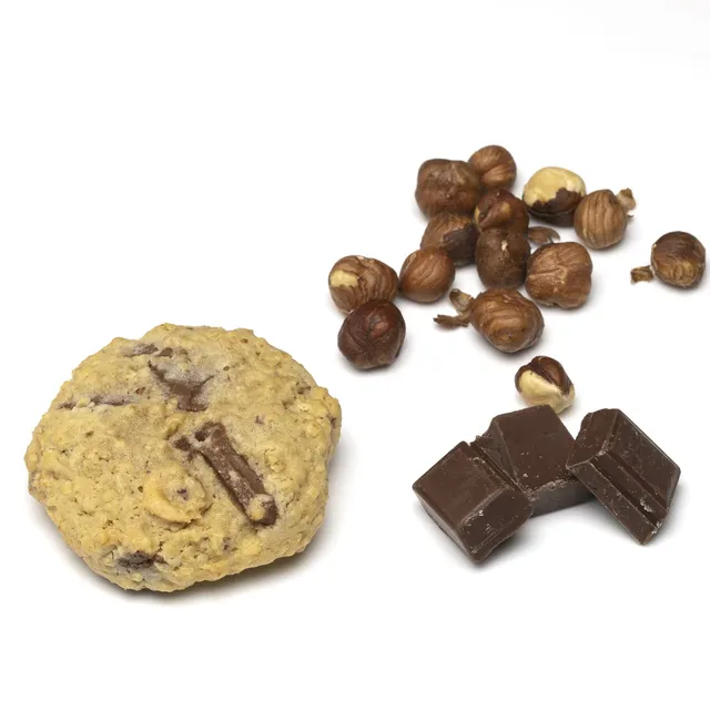 adela-de-cookies-noisettes-chocolat-au-lait-cookies-fondant image 1