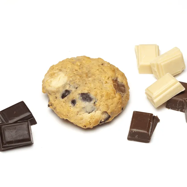 adela-de-cookies-trois-chocolats-cookie-noir-lait-blanc image 1