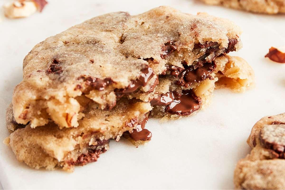 laura-todd-the-originals-nutty-crunchy-cookie-noisettes-bo-te-de-4 image 3
