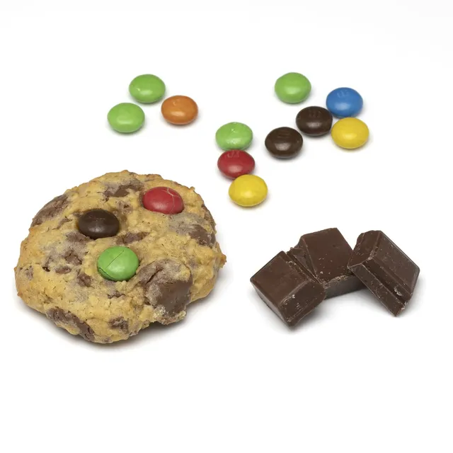 adela-de-cookies-m-m-s-peanuts-cookie-chocolat-au-lait-cacahu-te image 1