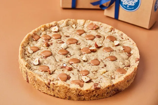laura-todd-cookie-g-ant-8-parts-cookie-850g-1-saveur image 1
