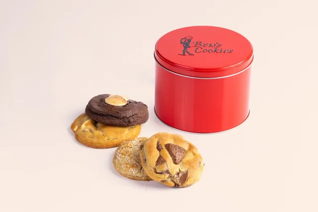 ben-s-cookies-small-gift-tin-petite-bo-te-cookies image 1