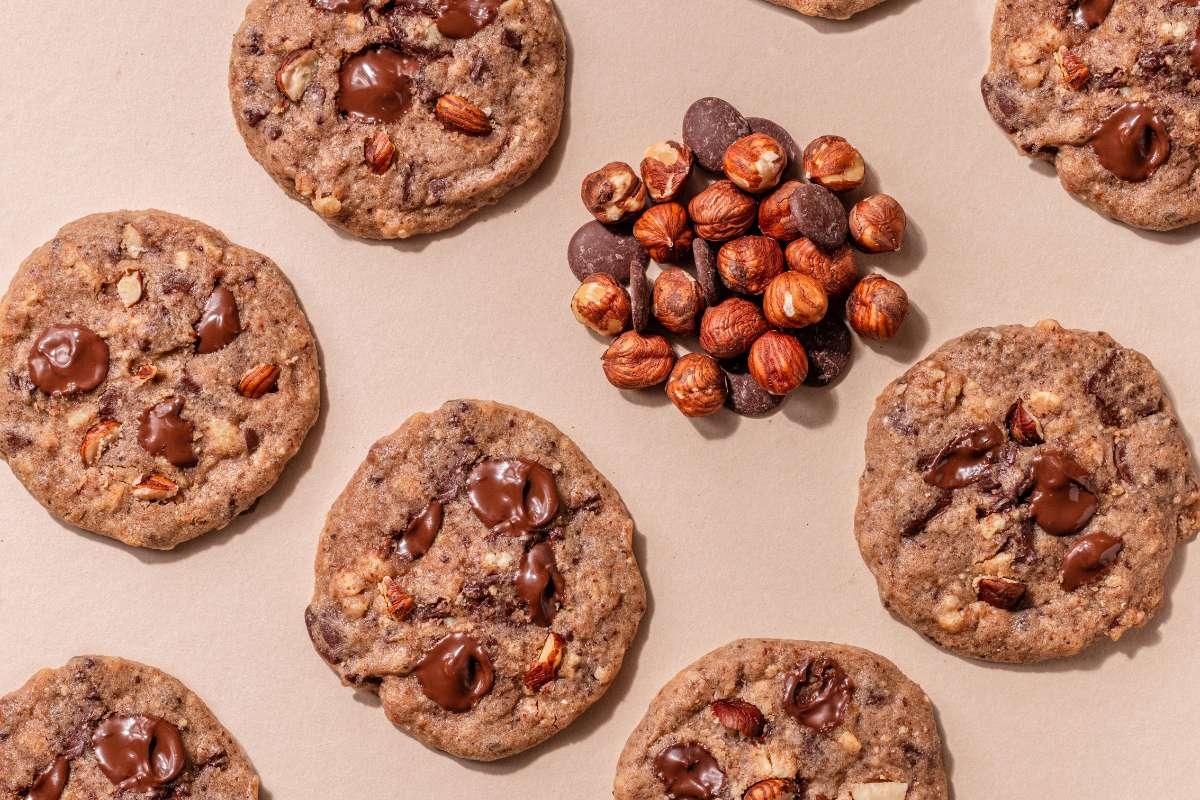 laura-todd-the-originals-nutty-crunchy-cookie-noisettes-bo-te-de-4 image 2